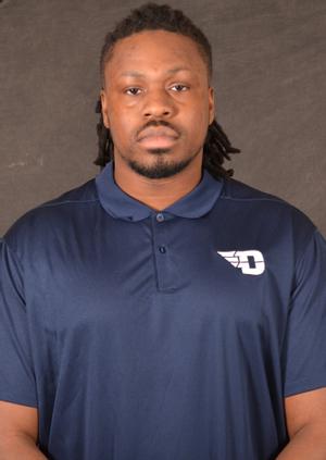 Assistant Coach Paul Amakihe
